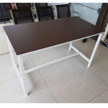 Meja Kerja ukuran 120×60cm tinggi 72cm ada penyangga kaki Modern