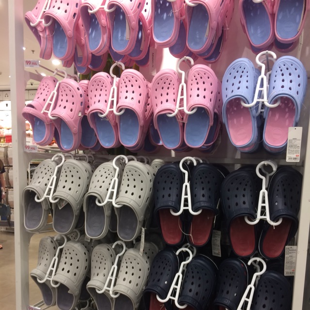 sandal crocs miniso