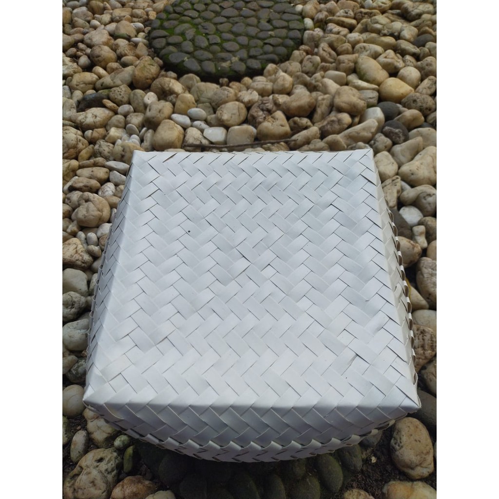 Besek Anyaman Plastik Besek Hantaran Lebaran Besek Makanan Besek Hampers Ukuran 20 cm x 20 cm