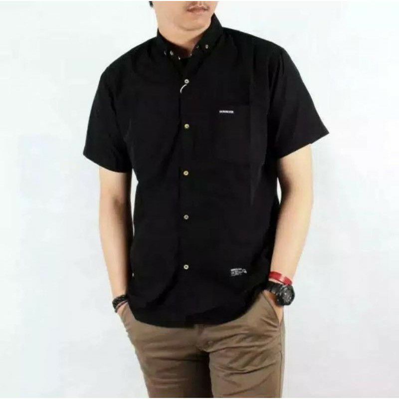 Kemeja Hitam Polos Pria Lengan Pendek Polos Distro Cowok kasual Hitam Putih Maroon Original