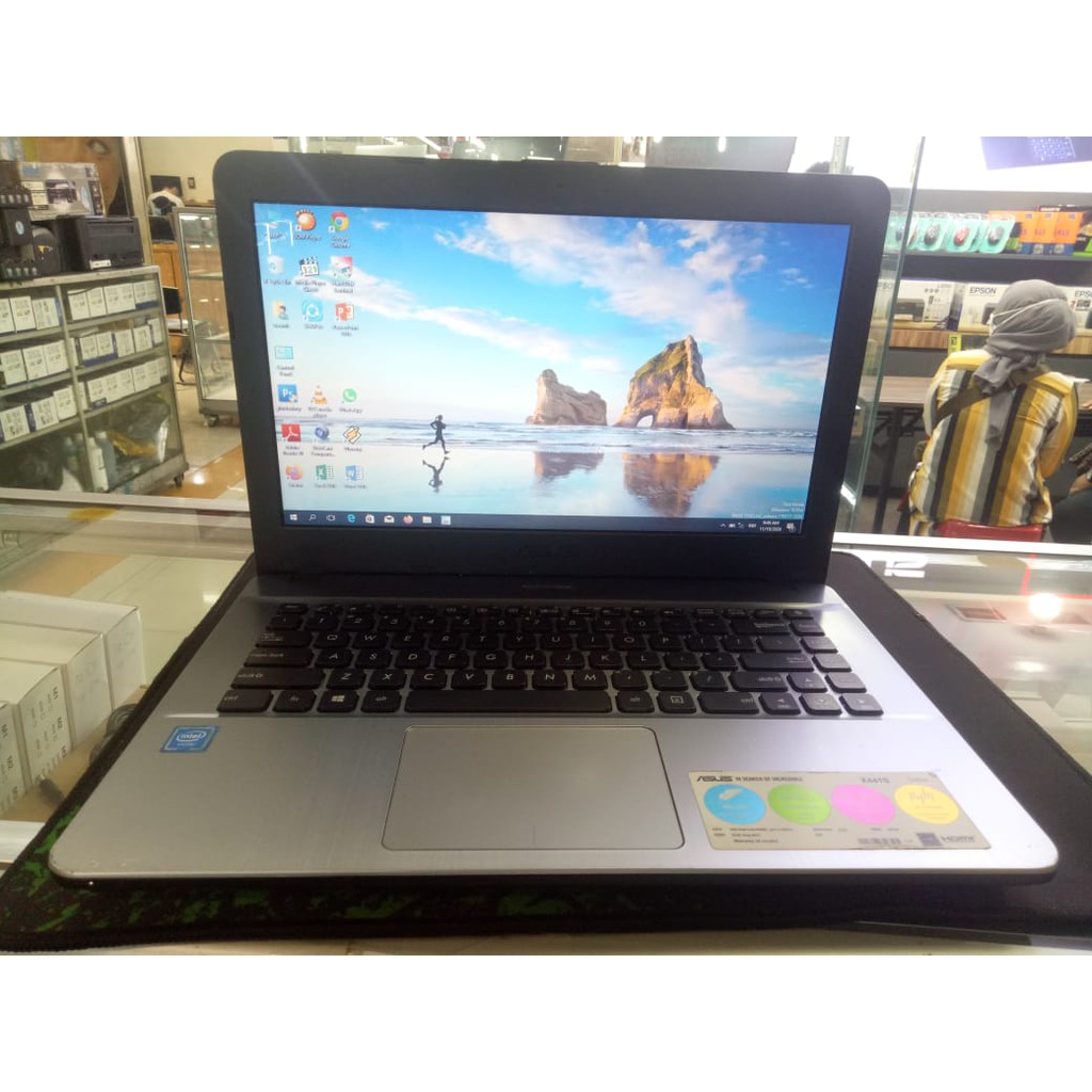 Laptop ASUS X441S Intel Celeron Fullset only RAM 2  HDD 500 murah bagus