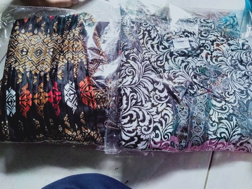 Couple Kebaya Brokat Aurora Set Kemeja Batik Pria / Batik Couple / Setelan Kebaya Aurora Cantik