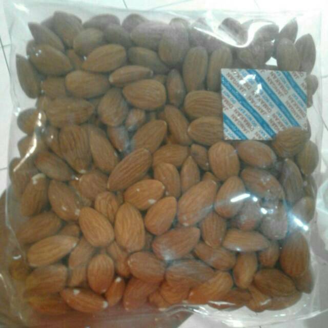 

Kacang Almond Original Murah Kemasan Repack 250 Gram