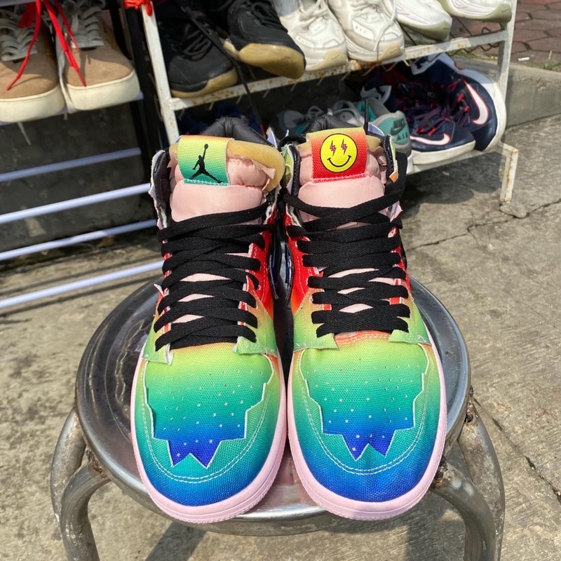 AJ RETRO BALVIN