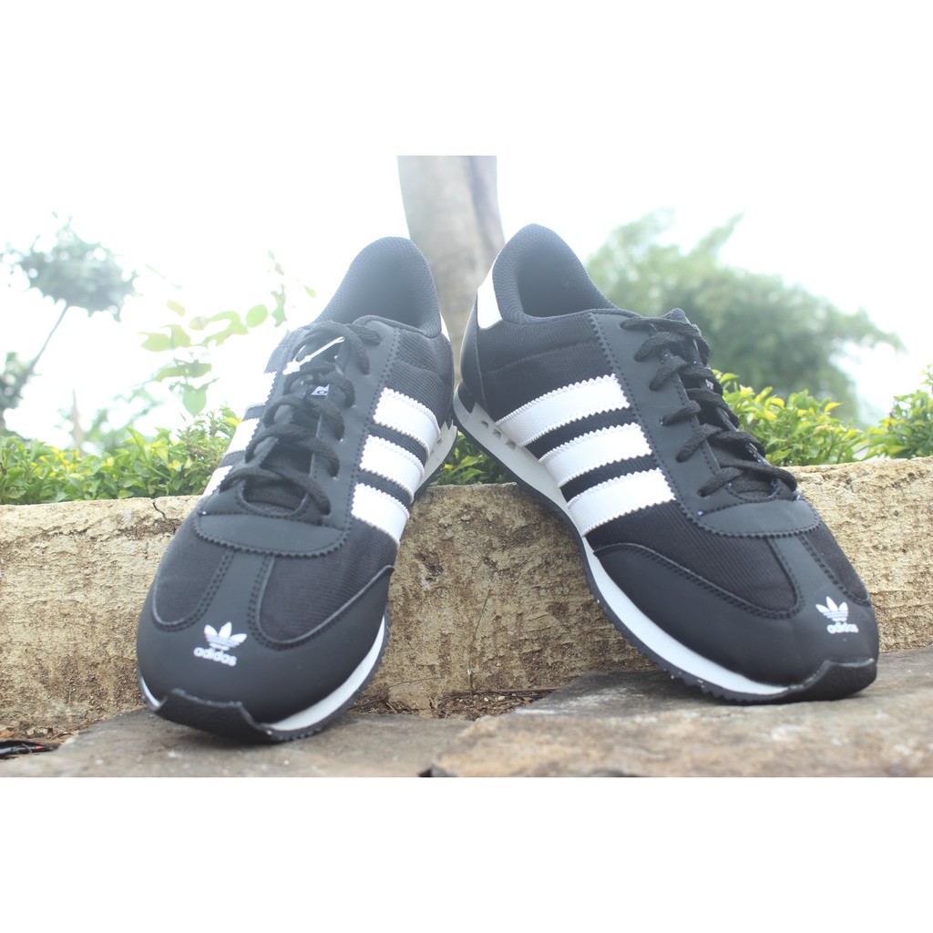 Sepatu Adidas Italy Black and White Murah Grade Original