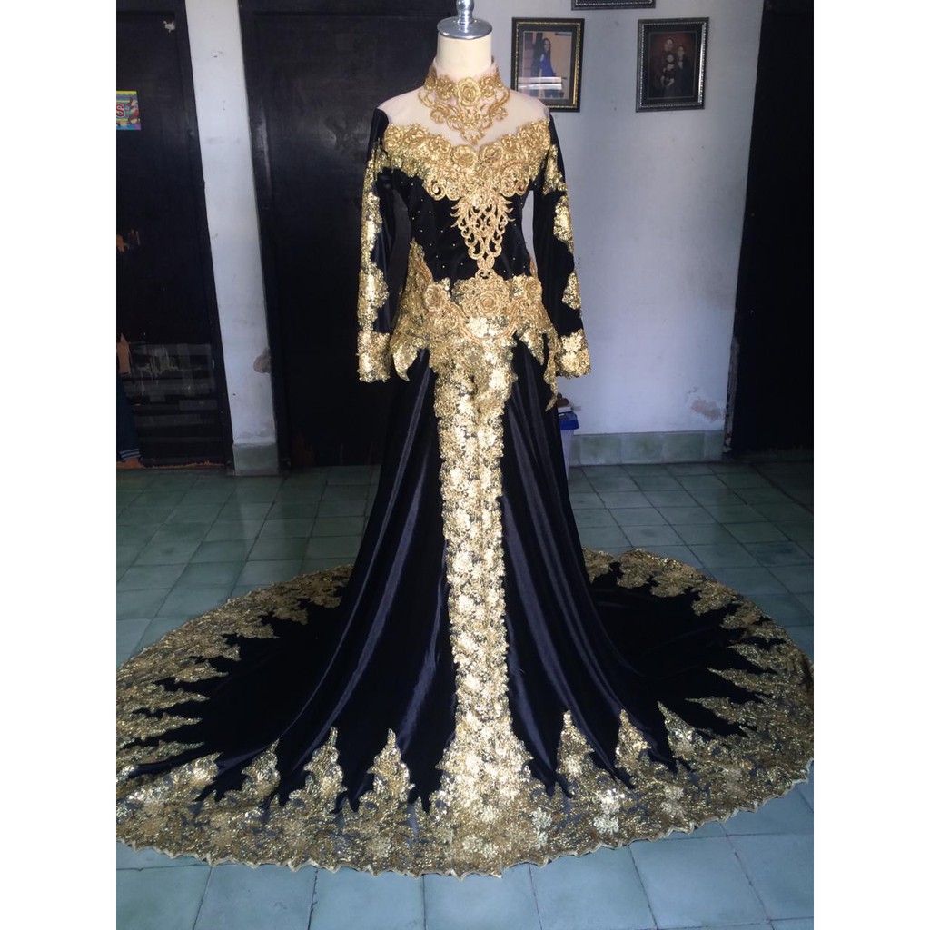 BAJU KEBAYA BLUDRU PENGANTIN EKOR PANJANG BORDIR EMAS