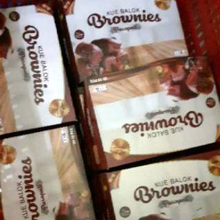 Kue Balok Brownies Pasopati, oleh-oleh kekinian khas Bandung | Shopee
