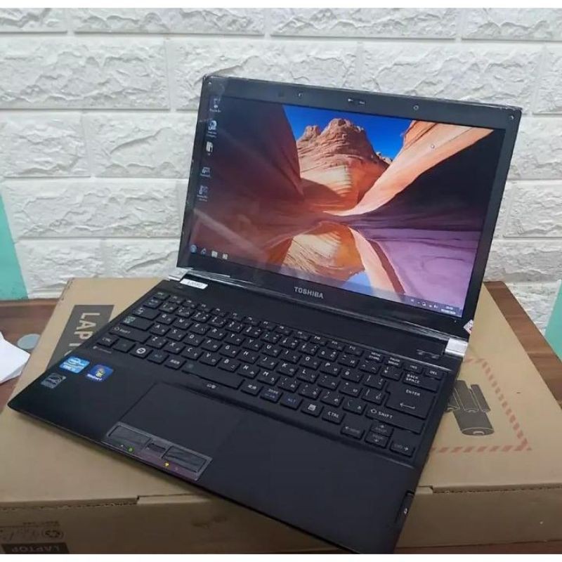Toshiba r732 i5 gen3 ram 4gb hardisk 320 dijamin murah