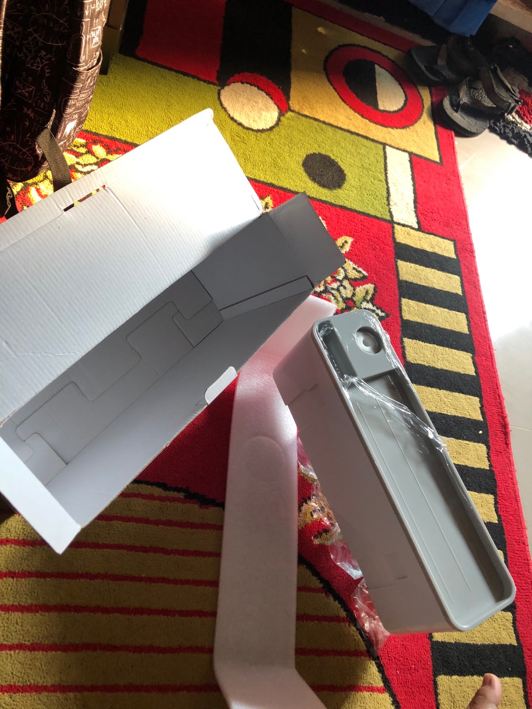 Rak Dispenser Odol / Tempat Sikat Botol Sabun Dilengkapi Dengan Gelas - 4 Cups