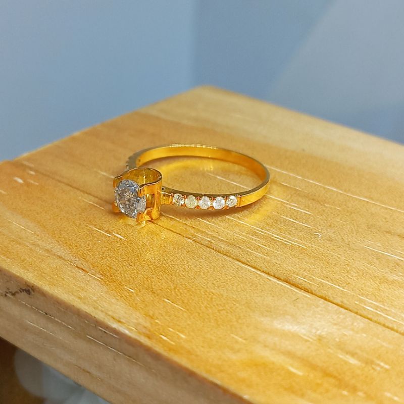 cincin berlian wanita emas model solitaire