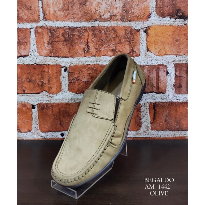 Sepatu casual pria merk BEGALDO