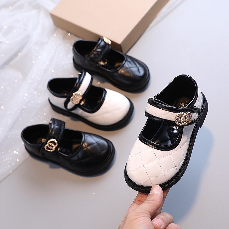 668 NEW Sepatu flat anak perempuan warna hitam putih premium