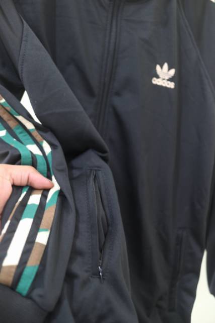 Jaket tracktop adidas strip army