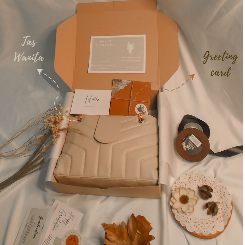 

GIFT BOX /Hampers Aestetic untuk hadiah wisuda,sempro dan ulang tahun dengan harga murah dan kualitas premium