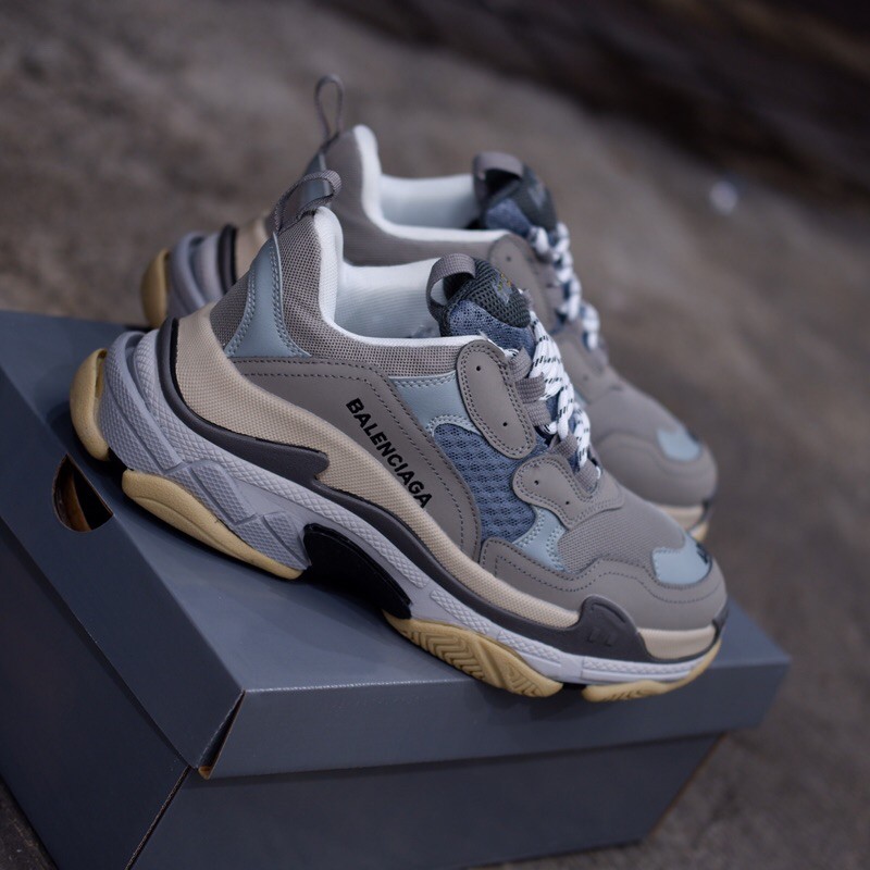balenciaga triple s grey