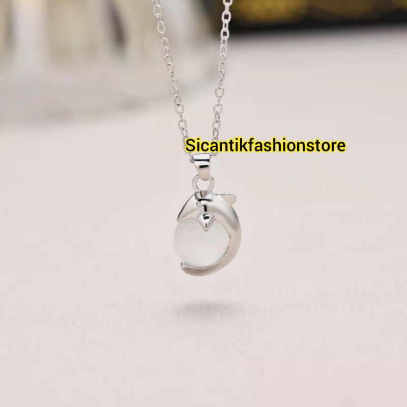 Kalung Titanium liontin lumba-lumba bola kristal Fashion wanita terlaris anti Karat Perhiasan wanita