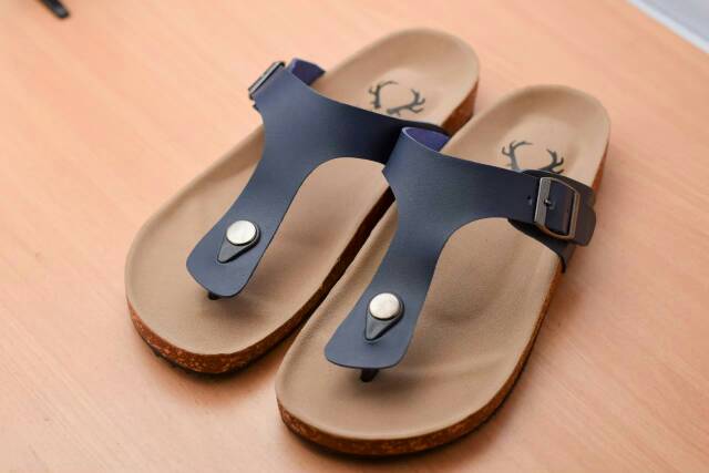 Sandal Slide Pria Sendal Slop Pria Casual Kulit Pu Santai Nongkrong Pantai