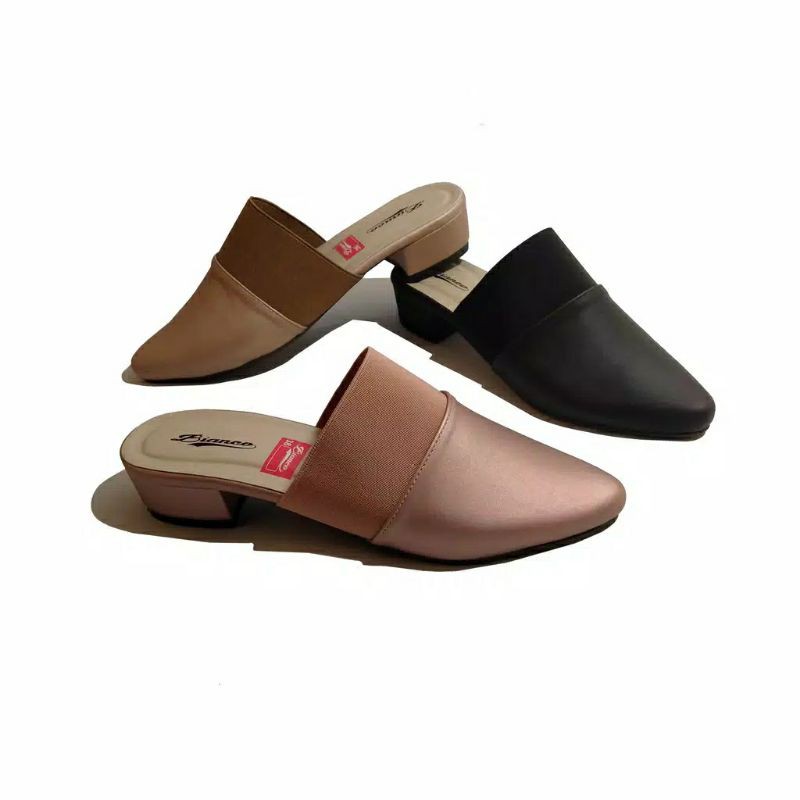 Sandal sendal selop hak tahu wanita