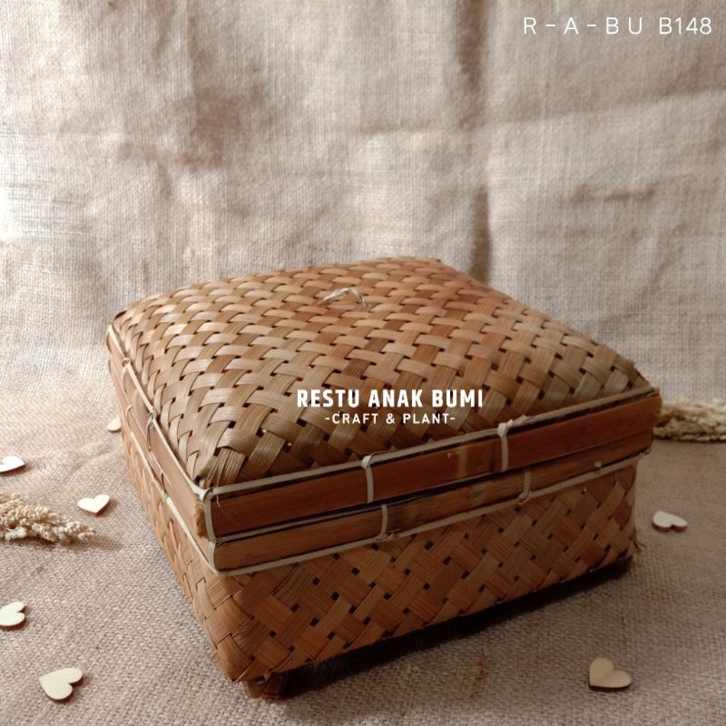 

(B14 | 8) Sokase Bambu Kecil 25cm|Wadah Hampers|Tempat Hantaran|Nikahan|Hajatan|Saji|Bali|Makanan|Kue | Anyaman Bambu | Besek Kaki | Bokor | Wadah Makanan | tempat Kue Kering