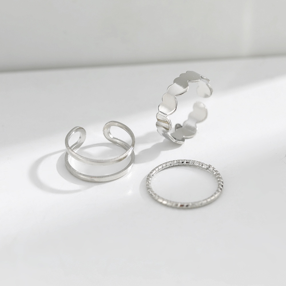 3pcs / Set Cincin Jari Bentuk Hati Warna Silver Gaya Punk Korea Hip-hop Untuk Wanita