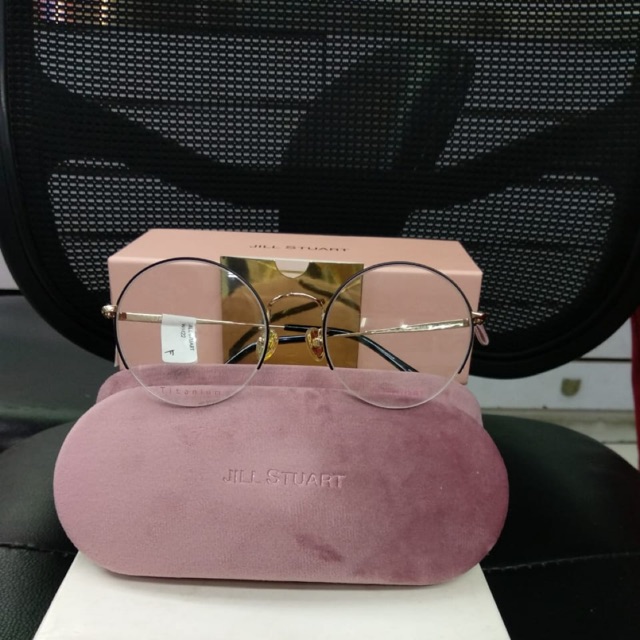 Kacamata Jill Stuart