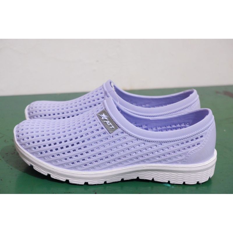 Sepatu slip on wanita pro att lentur dan nyaman dipakai