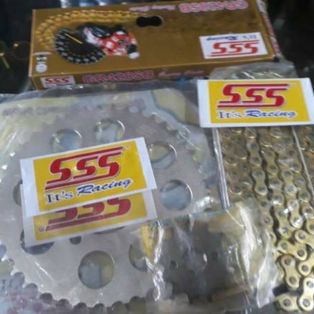 Gear set sss jupiter z1 vega zr 428