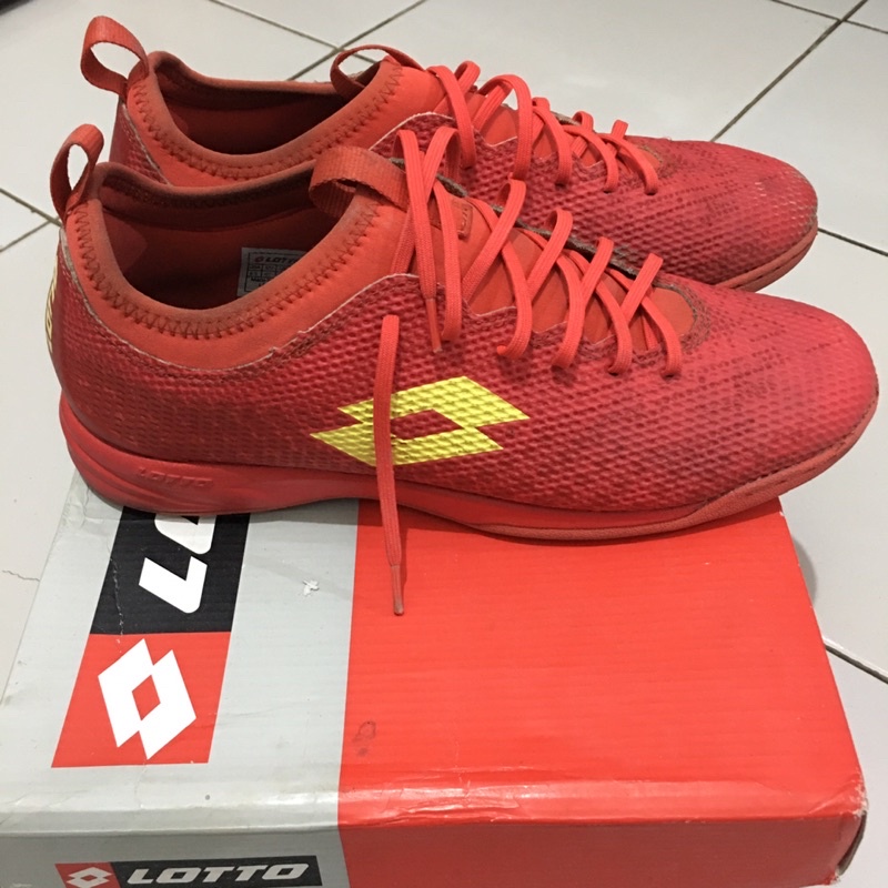 sepatu futsal lotto spark in
