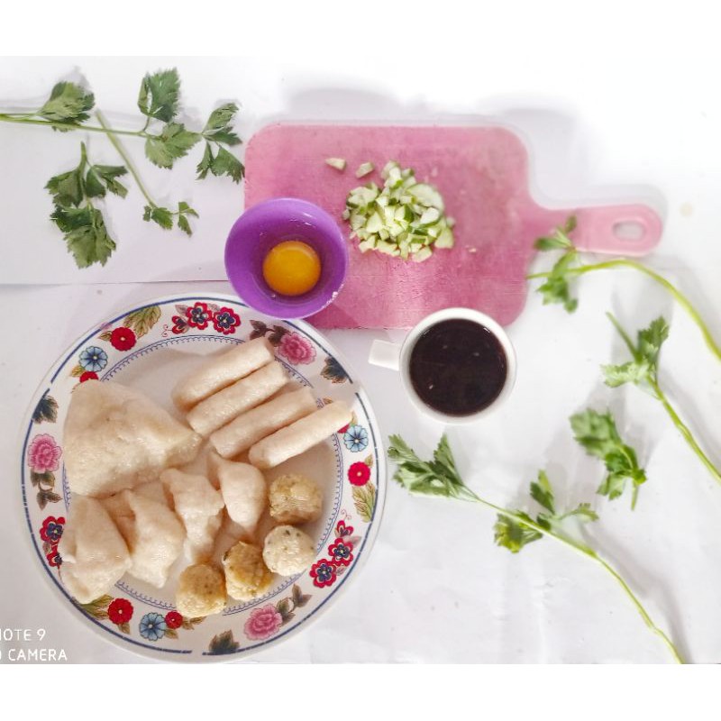 

Paket 1 (Pempek Kecil Campur 20pcs)