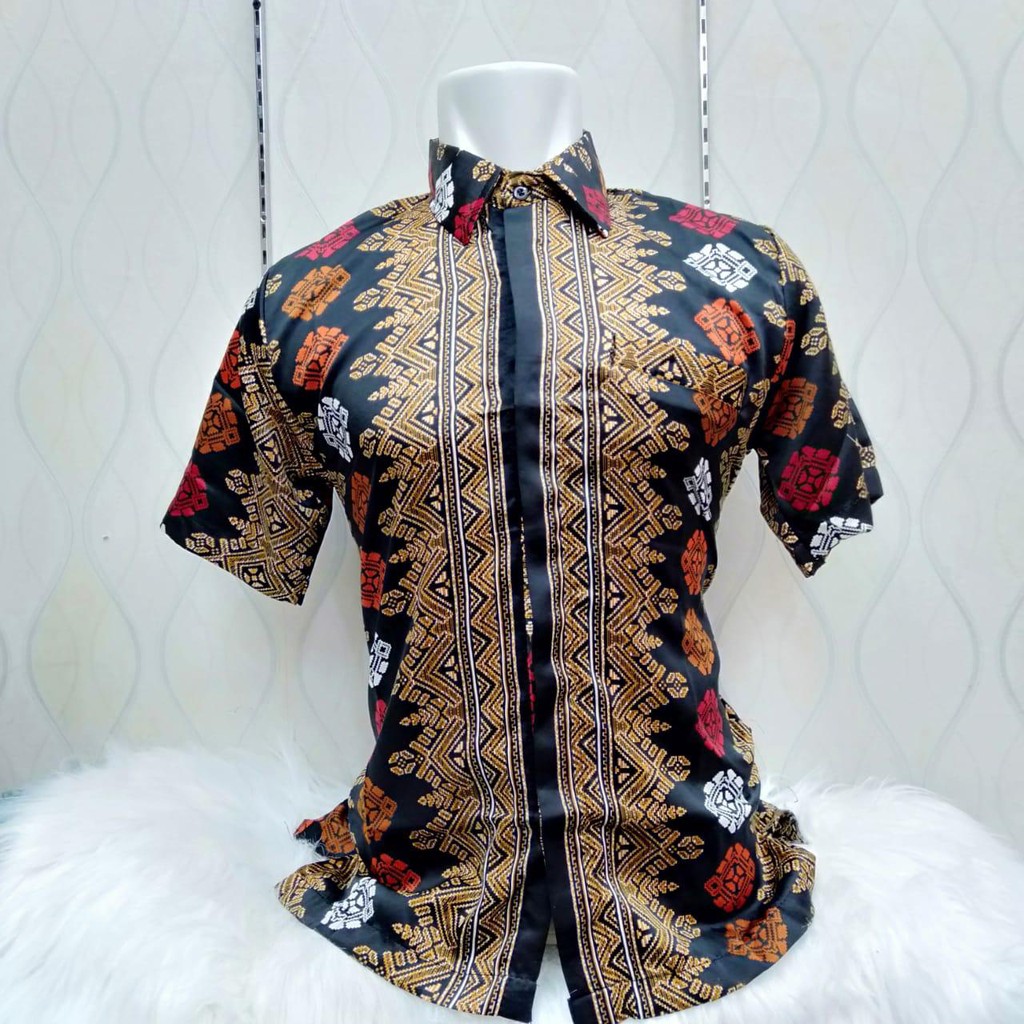 Kemeja Batik Pria Motif Toraja