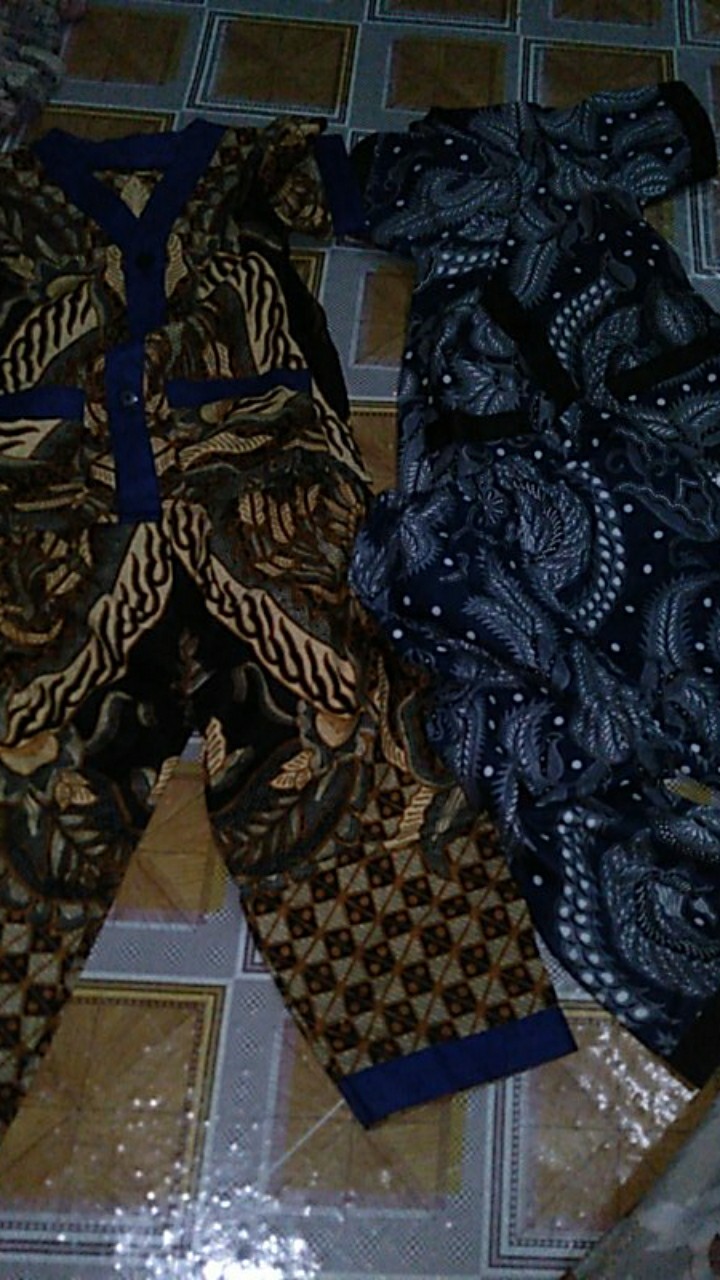 Piyama Batik Anak Motif Elegan Untuk Cowok Cewek Di Pakai Anak Usia 1-5 Tahun Bahan Katun Dan Adem.