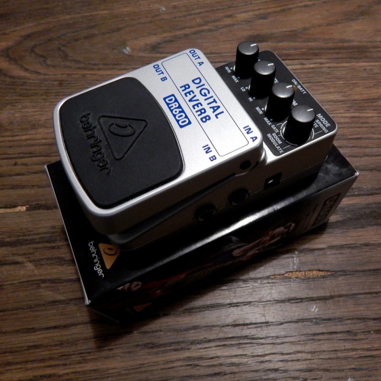 Behringer DR600 Digital Reverb Effect Pedal Efek Gitar