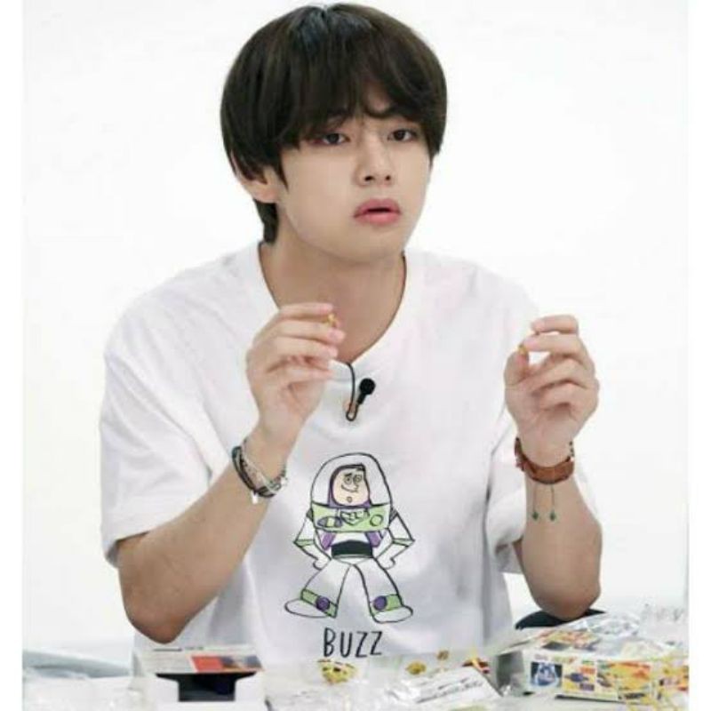 Kaos T-shirt Bangtan KIM TAEHYUNG BUZZ Free Foto