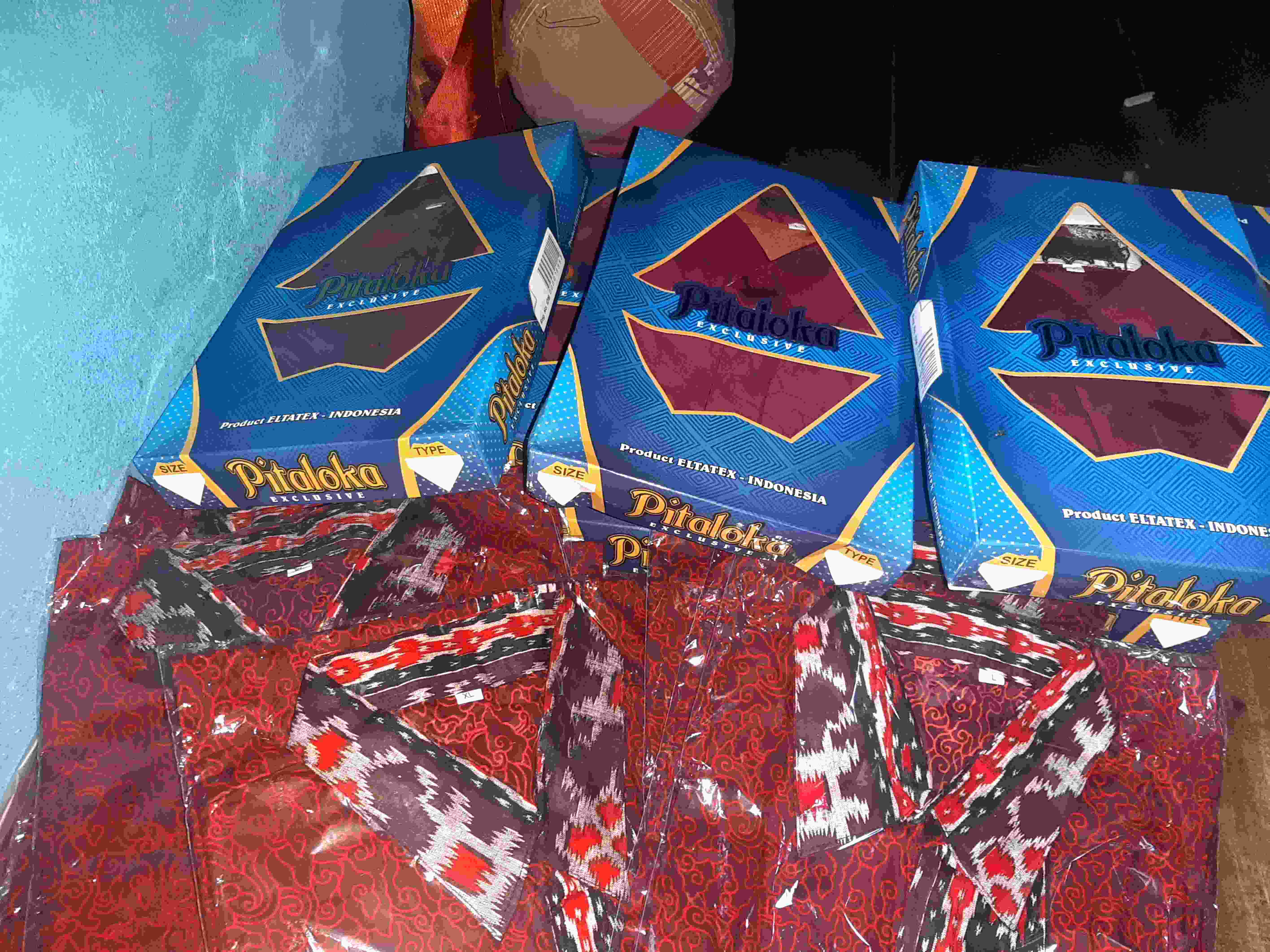 Kemeja Batik Semi Sutra Kreep Puring Istimewa Bahu Pakai Busa Kemasan Kardus Loyality