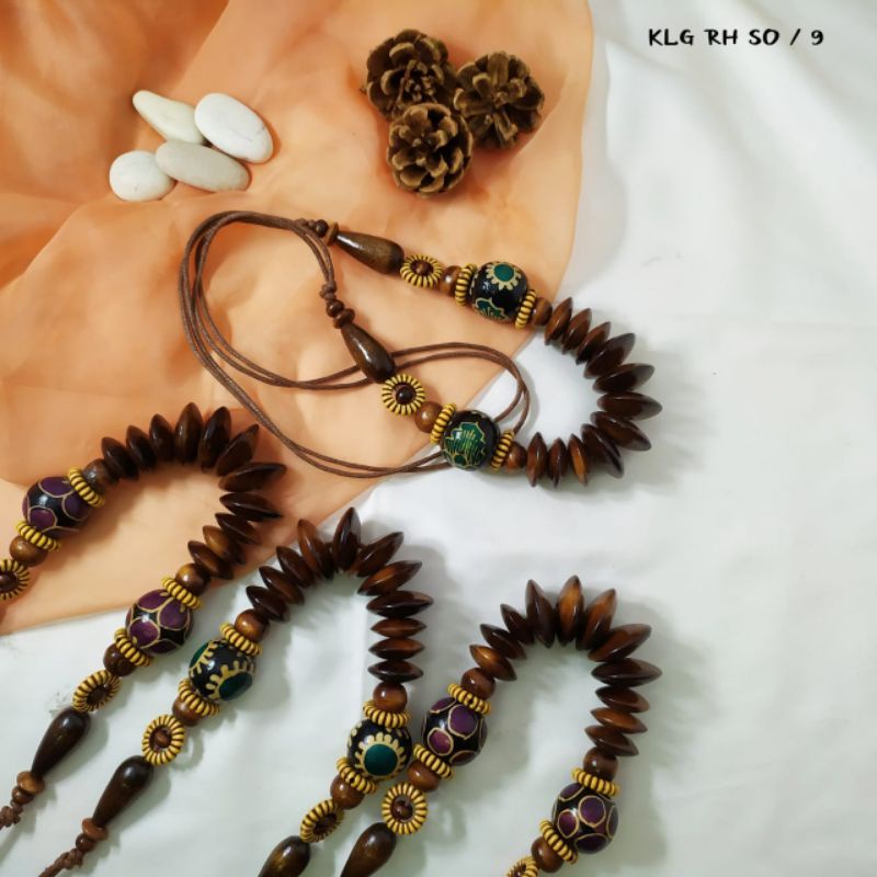 Kalung Kayu Etnik Aneka Motif Kalung Serut Kayu Sono Aksesoris Wanita Baju Batik Aksesoris Kebaya Te