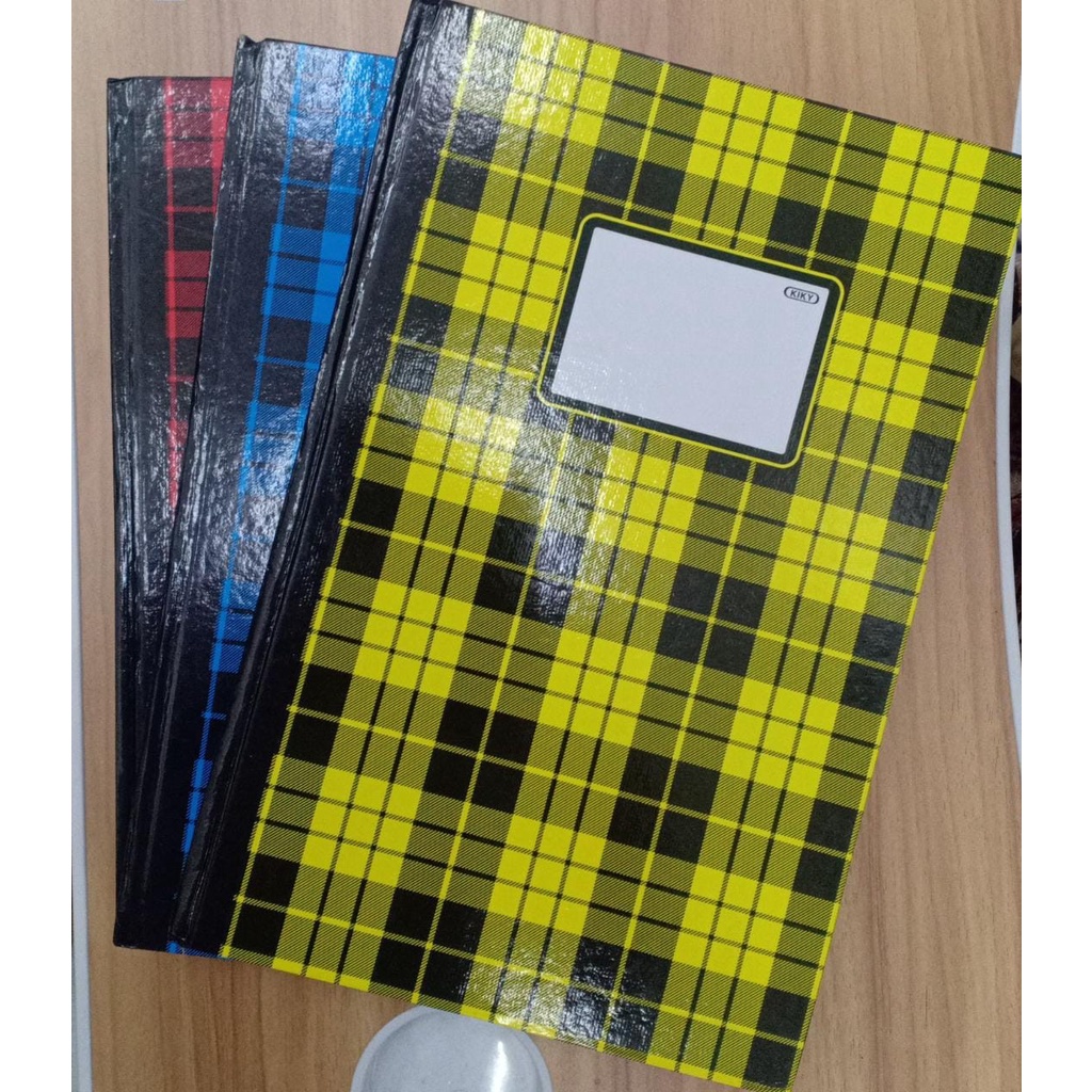 Kiky Buku Hard Cover Folio Isi 300 Lembar ( Motif Random)