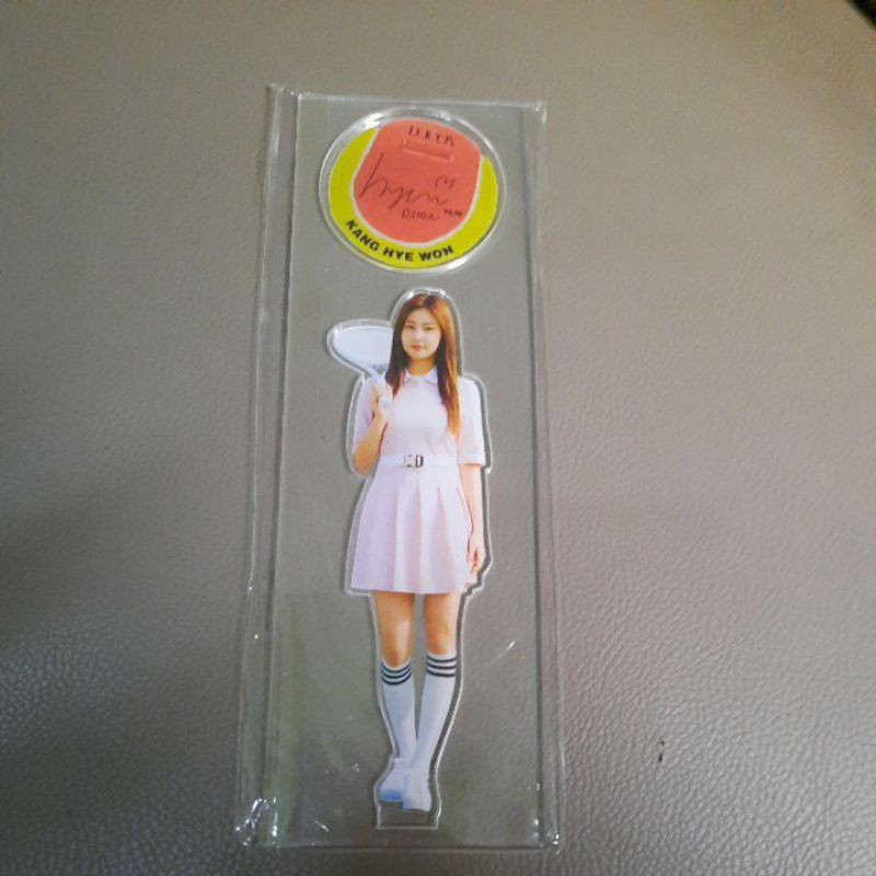 DICON IZONE Standee Hyewon