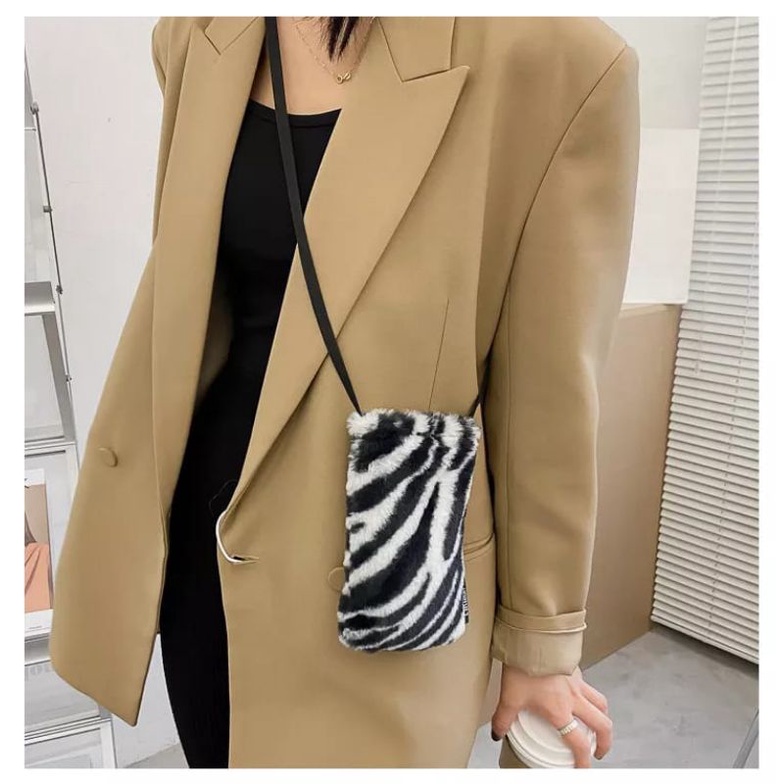N_B_S / Zea  Selempang bulu Tas Pocket Tas Selempang Wanita Tas Selempang Slingbag Pouch tas mini Tas Bulu