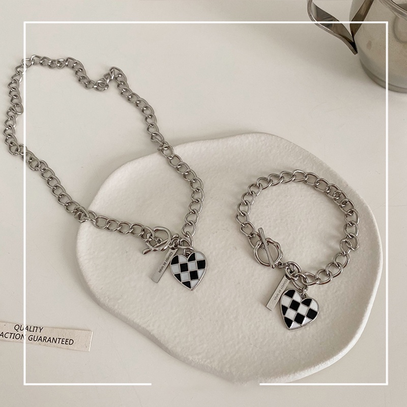 Kalung Dan Gelang Rantai Klavikula Bentuk Hati Motif Kotak-Kotak Hitam Putih Gaya Korea Untuk Unisex