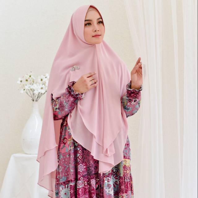 Viory dress by Jasmine