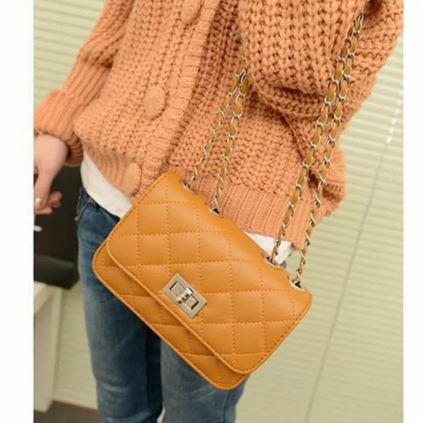 Tas Selempang Wanita ANABELE LUVIA Sling Bag Jait-jait Quilted Chain Strap Turn Lock Vintage Rantai