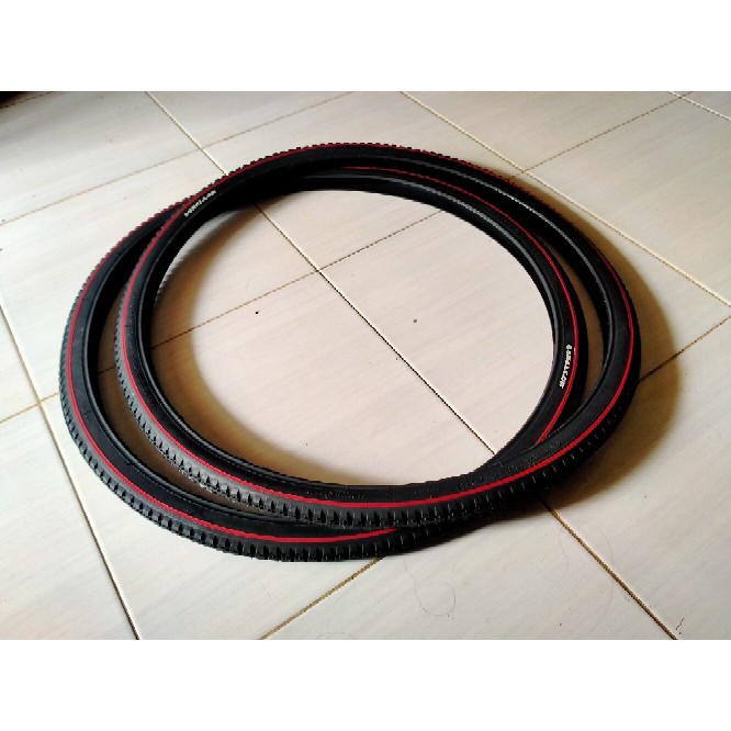 Ban Luar Sepeda 26 x 1 3/8 Jengki CTB. Hitam Lis Merah. SWALLOW