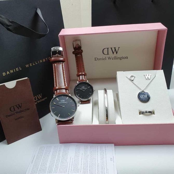 Jam Tangan Dw Couple Bonus Box Gelang Kalung Anting Cincin Tali Kulit Mikayla.Outlet