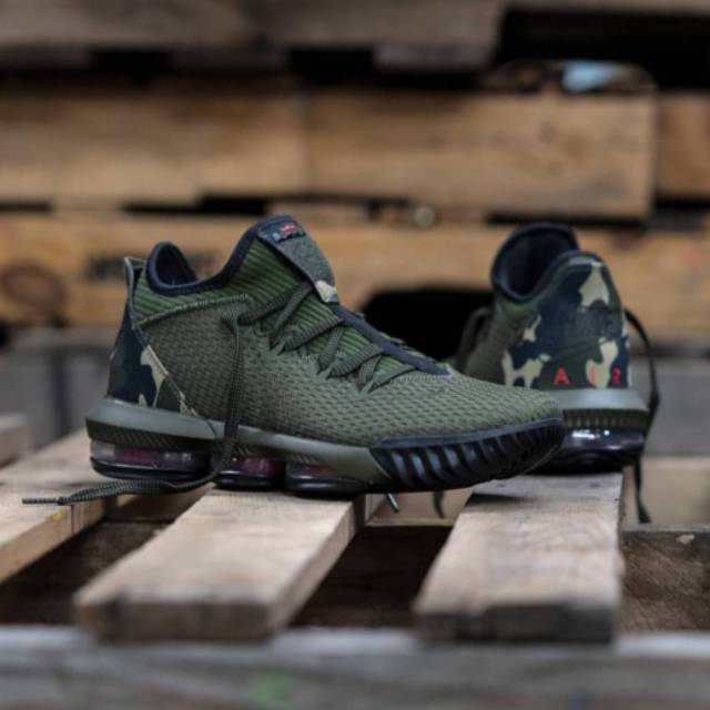 Nike lebron 16 low camo