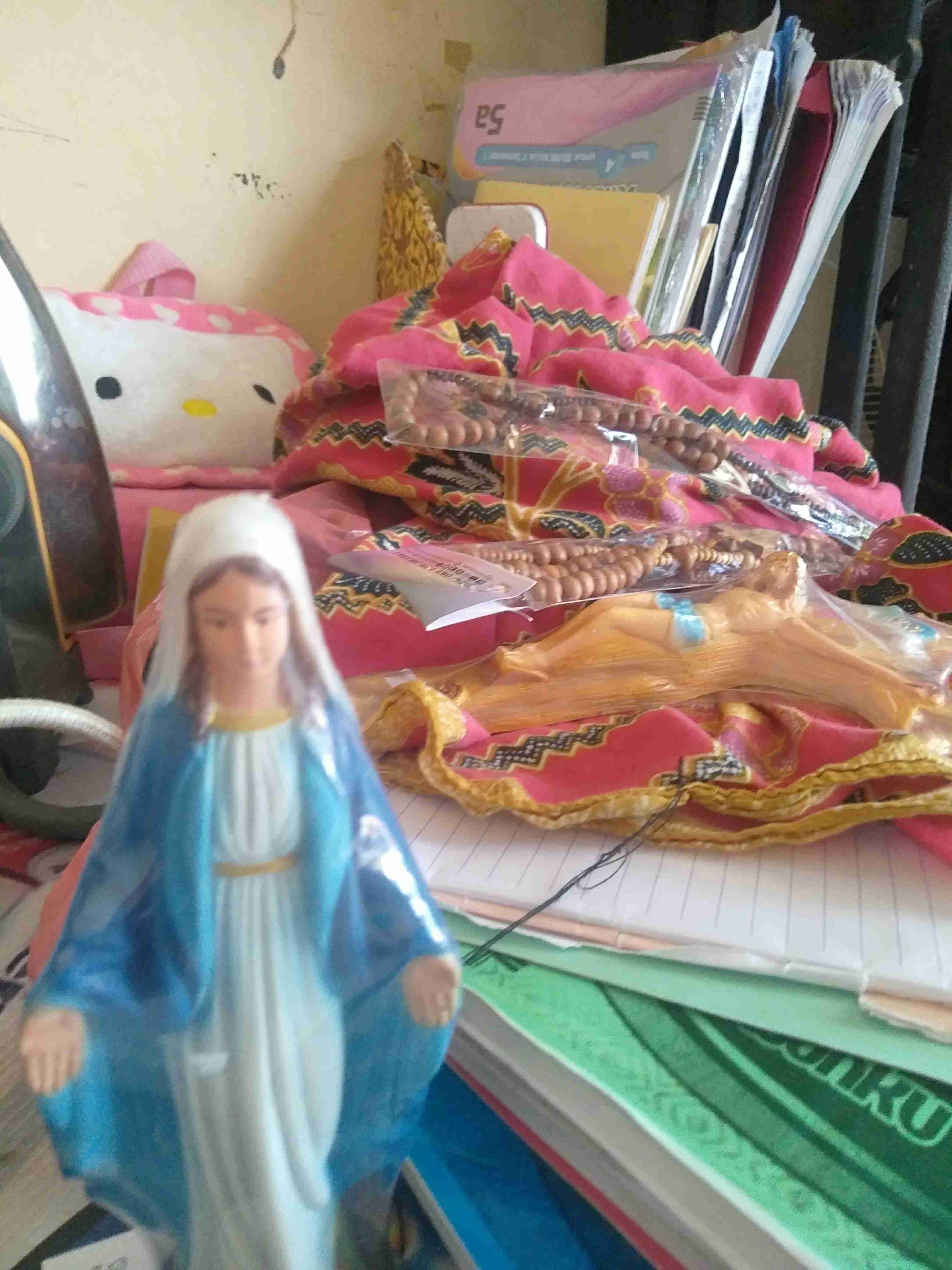 Salib Dinding Gantung Motif Kayu Dengan Corpus Yesus 23cm