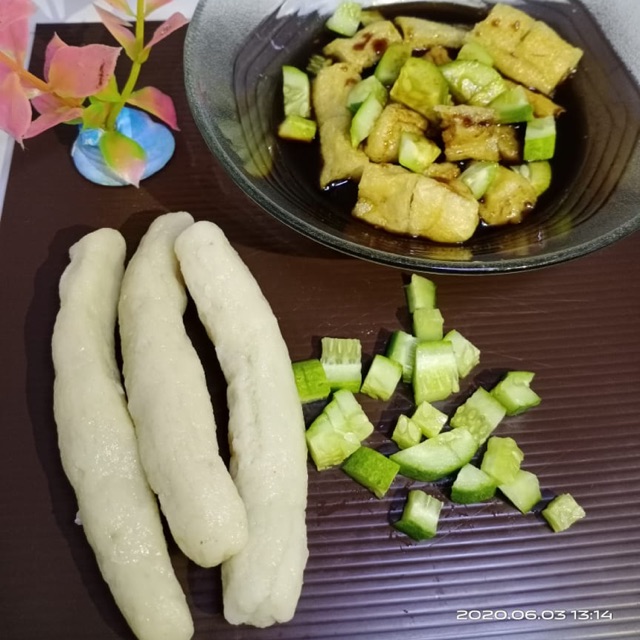 

Pempek Ikan Tenggiri (khas Palembang)