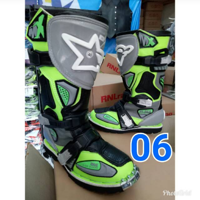 Sepatu cross bots RnL