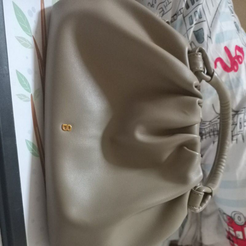 Preloved cloud buttonscarves bag lengkap box