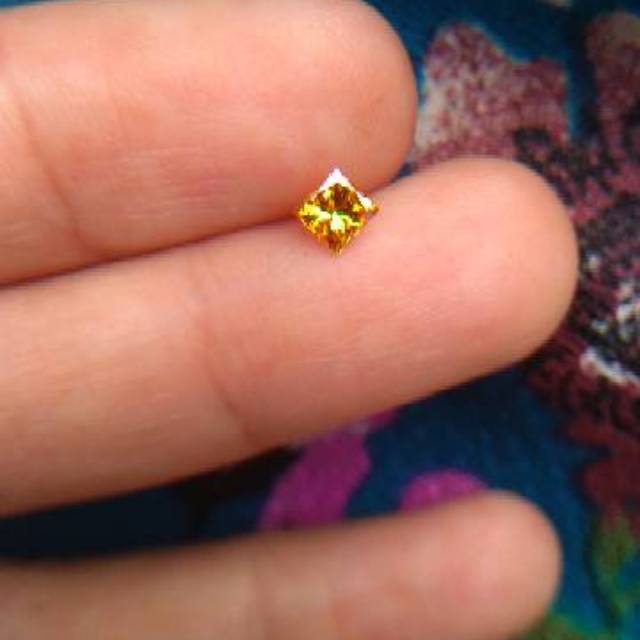 Natural fancy diamond octagon berlian asli eropa 0,28 carat (b001)