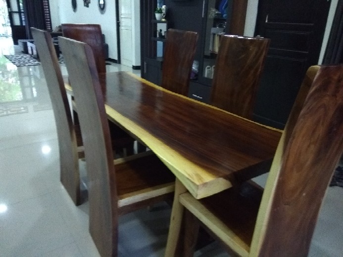 Meja Makan Trembesi Kursi 6 Finishing